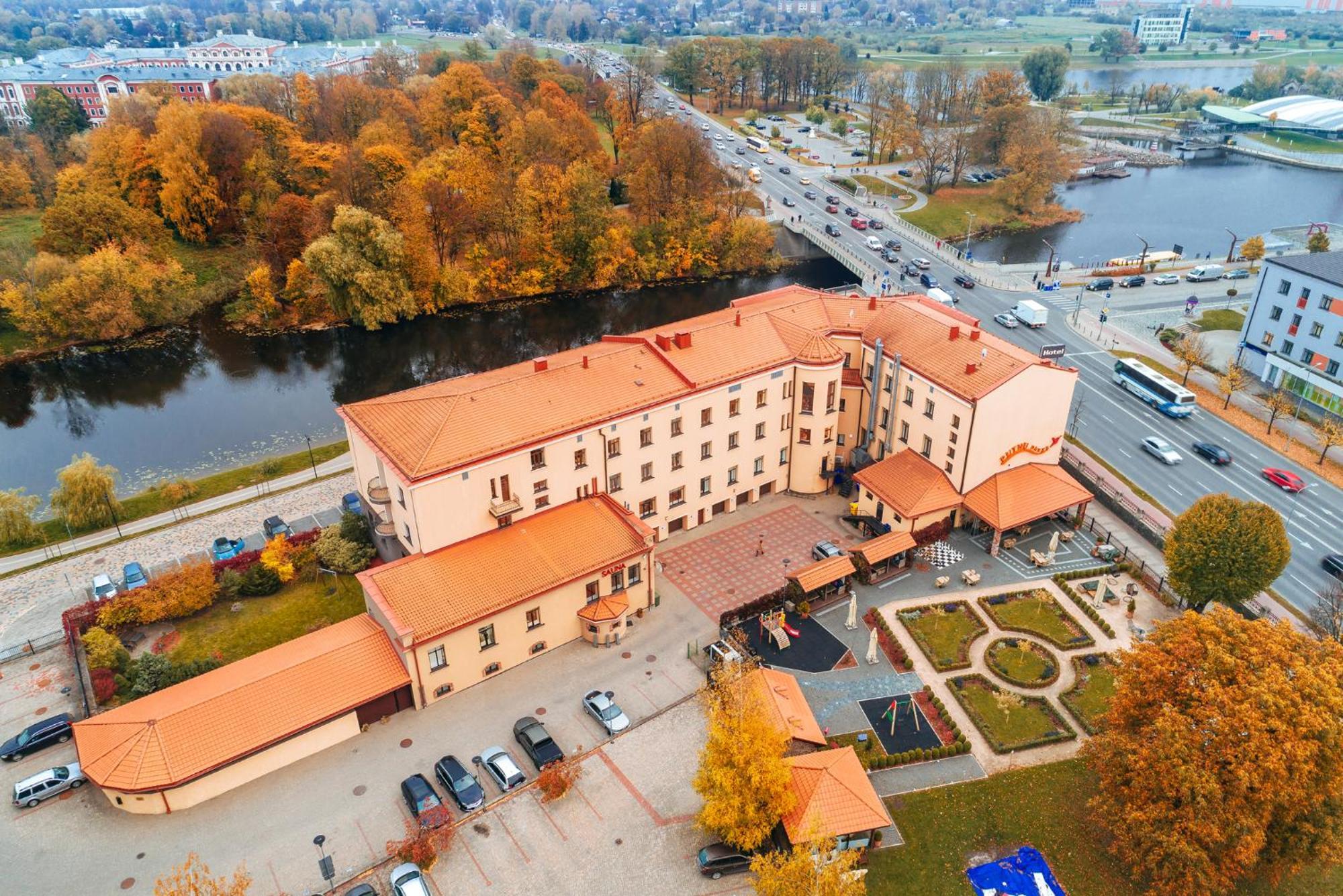 Hotel Елгава Экстерьер фото